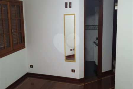 Casa à venda ou para alugar com 4 suítes no condomínio Residencial Vale das Laranjeiras, Indaiatuba - SP
