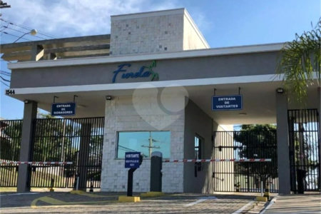 Casa à venda com 3 quartos, sendo 1 suíte, no condomínio Fiorella, Valinhos - SP