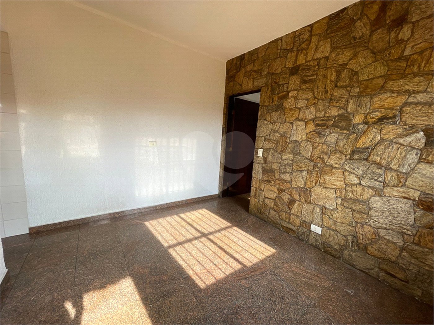 Sobrado à venda com 4 quartos, sendo 1 suíte, em Vila Nova Cachoeirinha, São Paulo, SP