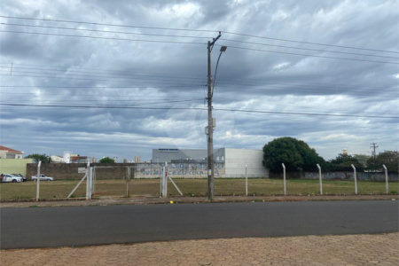 Terreno à venda em Vila Xavier (vila Xavier), Araraquara, SP