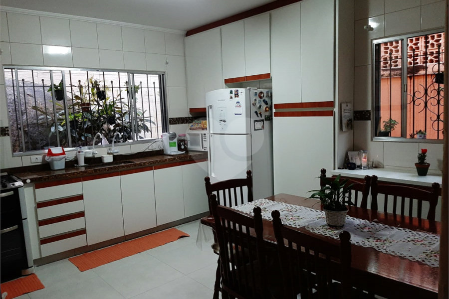 Sobrado à venda com 3 quartos, sendo 1 suíte, em Jardim Peri, São Paulo, SP
