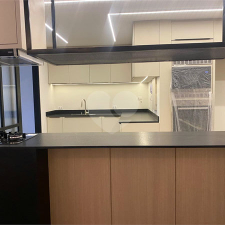 Apartamento à venda com 3 quartos, sendo 1 suíte,  em Itaim Bibi, São Paulo, SP