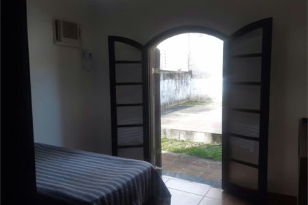 Casa com 4 dormitórios à venda, 180 m² por R$ 650.000,00 - Jardim Virginia - Guarujá/SP