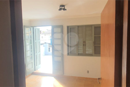 Sobrado à venda com 3 quartos em Vila Nilo, São Paulo, SP