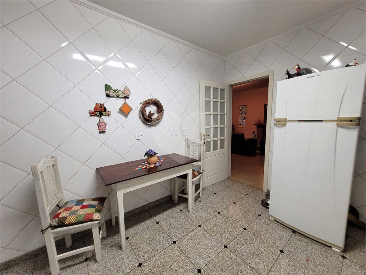 Casa à venda com 3 quartos, sendo 1 suíte, no condomínio Suíça da Cantareira, Mairiporã - SP