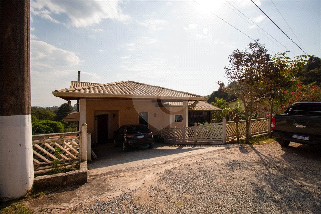 Casa à venda com 3 quartos, sendo 2 suítes,  em Alto da Serra (mailasqui), São Roque, SP
