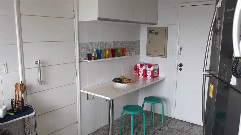 Apartamento à venda com 3 quartos, sendo 1 suíte,  em Vila Andrade, São Paulo, SP
