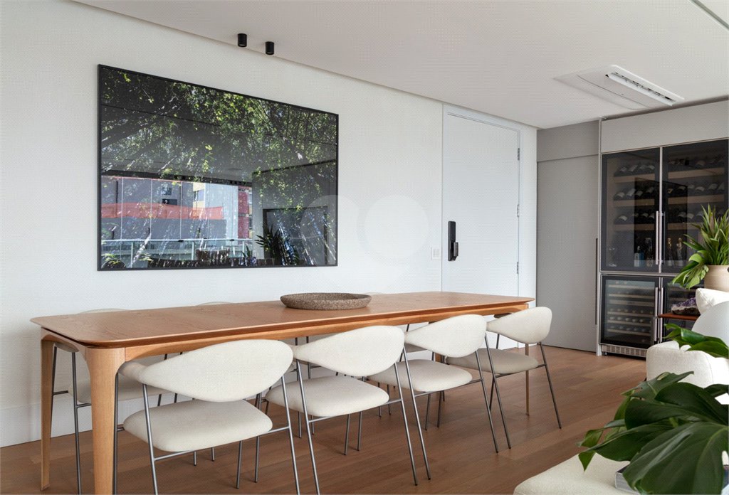 Apartamento à venda com 3 suítes em Cerqueira César, São Paulo, SP