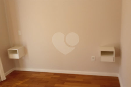 Casa à venda com 3 suítes no condomínio Picollo, Louveira - SP