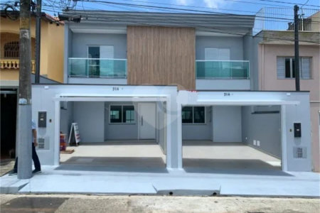 Sobrado à venda com 3 suítes em Vila Marina, Santo André, SP