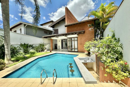Casa à venda com 4 quartos, sendo 2 suítes,  no condomínio São Paulo Ii, Cotia - SP
