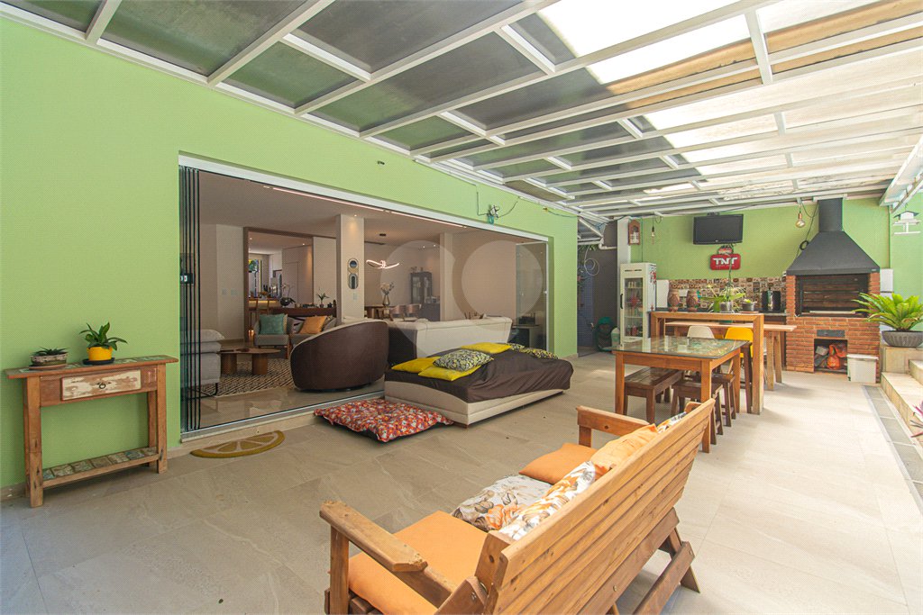 Casa à venda com 3 suítes em Jardim Prudência, São Paulo, SP