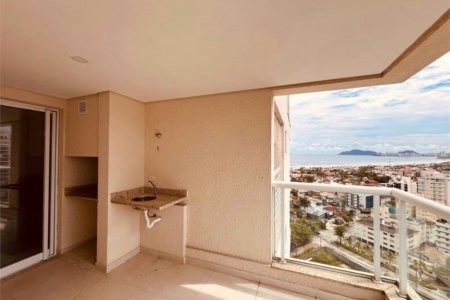 Apartamento com Varanda Gourmet em Condomínio Clube na Enseada – 2 Dormitórios