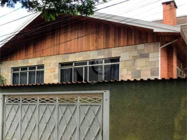 Sobrado à venda com 3 quartos, sendo 2 suítes,  em Chácara Monte Alegre, São Paulo, SP