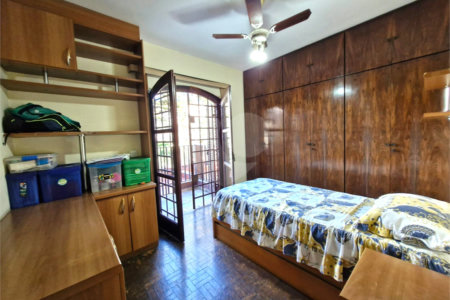 Casa à venda com 4 quartos, sendo 1 suíte, em Alto da Boa Vista, São Paulo, SP