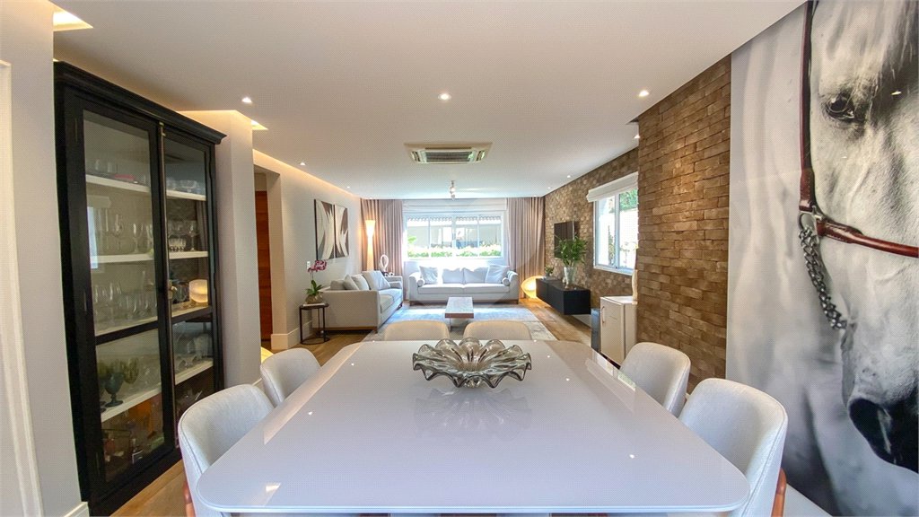 Casa à venda com 4 quartos, sendo 3 suítes, no condomínio Brisa Verde, São Paulo - SP