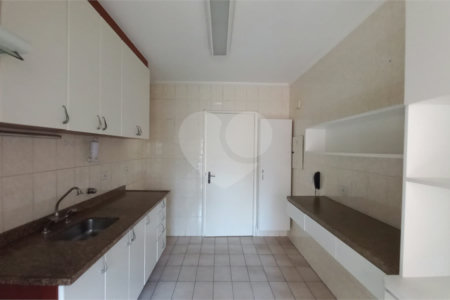 Apartamento à venda com 3 quartos, sendo 1 suíte,  em Vila Indiana, São Paulo, SP