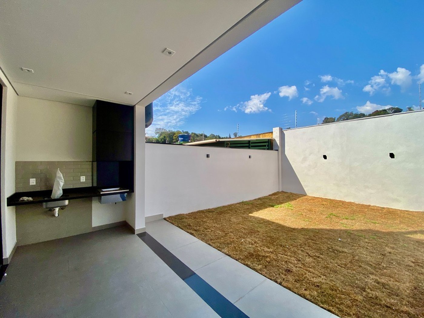 Casa à venda com 3 quartos, sendo 3 suítes, no condomínio Vila Giardino, Jundiaí - SP