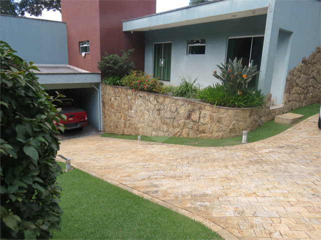 Casa à venda com 3 quartos, sendo 1 suíte,  no condomínio Alpes da Cantareira, Mairiporã - SP