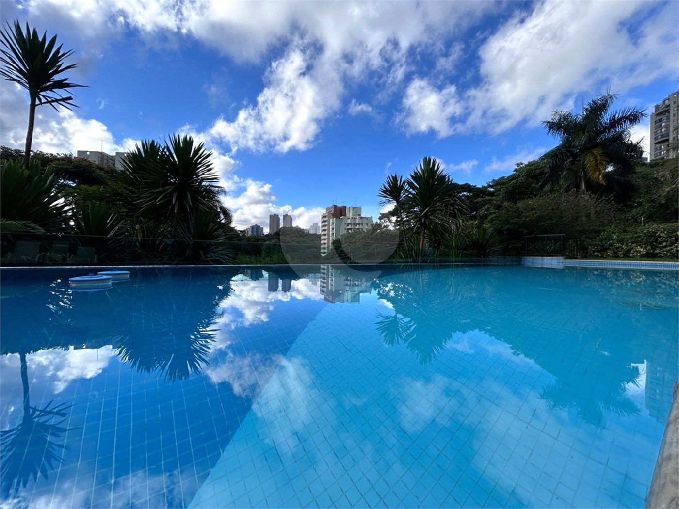 Apartamento à venda com 3 suítes em Vila Suzana, São Paulo, SP