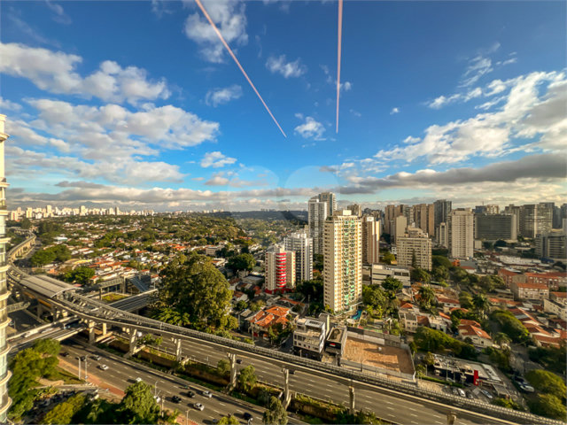 Apartamento à venda com 4 quartos, sendo 2 suítes,  em Campo Belo, São Paulo, SP