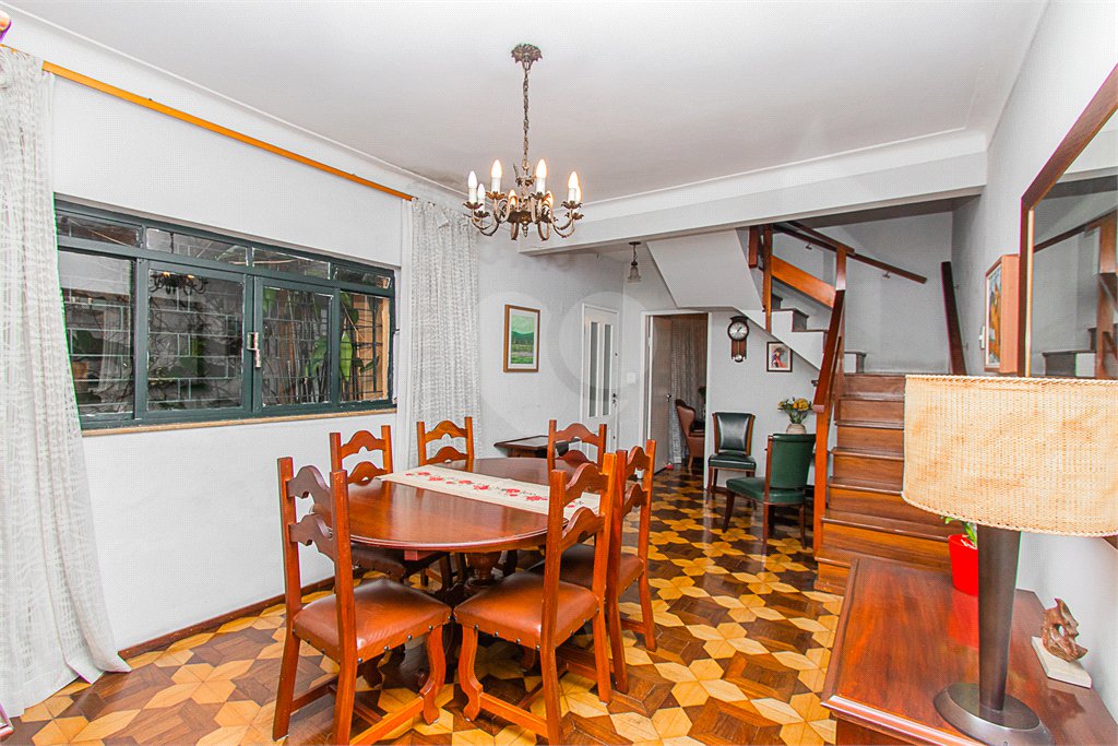 Sobrado à venda com 5 quartos em Vila Mariana, São Paulo, SP