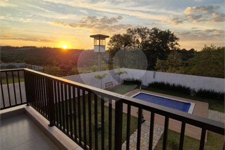 Casa à venda com 4 quartos, sendo 3 suítes, no condomínio Vilaggio Araçoiaba, Araçoiaba da Serra - SP