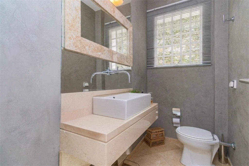 Casa à venda com 4 quartos, sendo 3 suítes, em Brooklin Paulista, São Paulo, SP