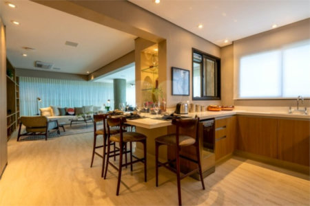 Apartamento à venda com 3 quartos, sendo 2 suítes, em Moema, São Paulo, SP