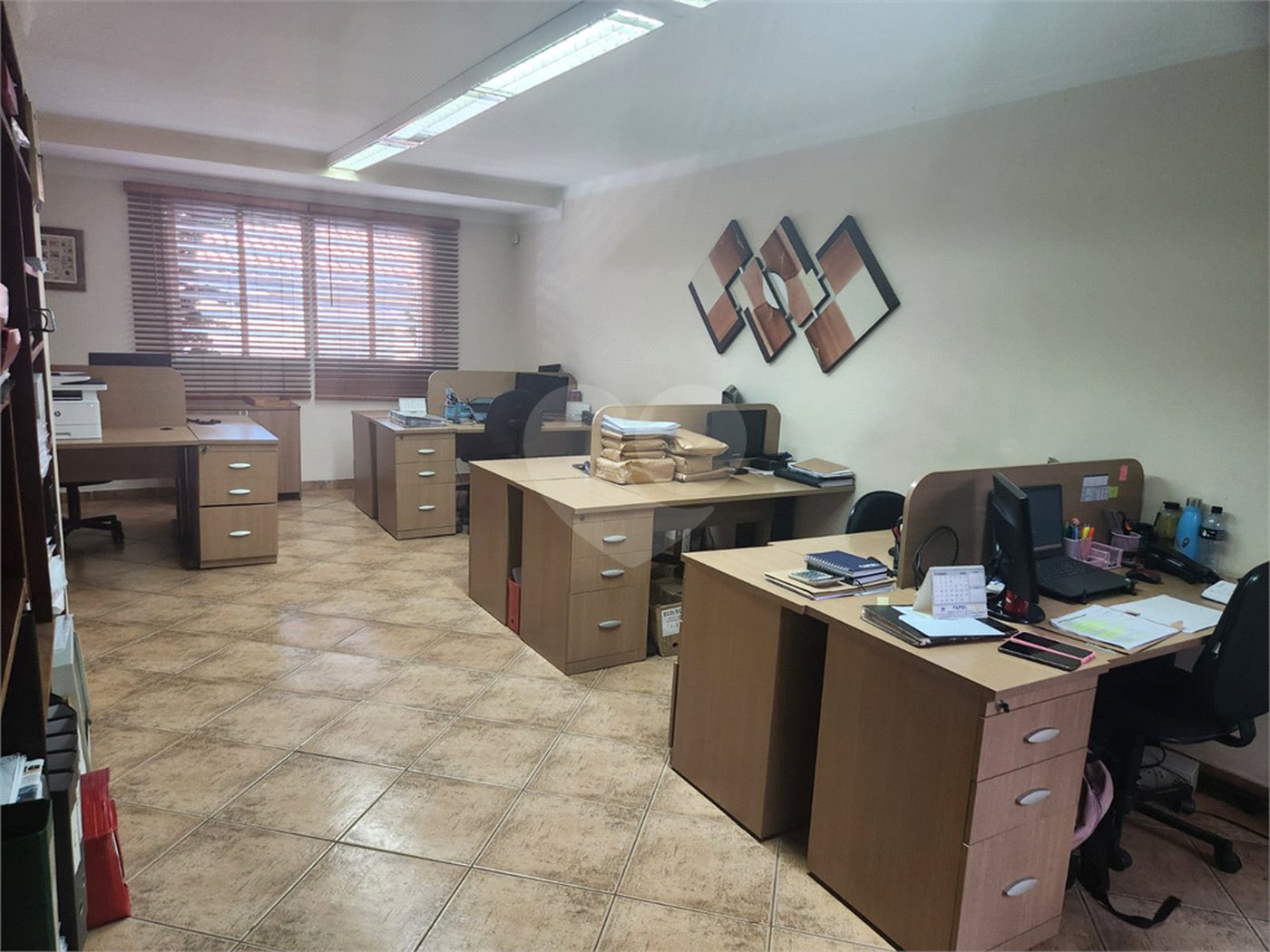 Sobrado à venda com 4 quartos, sendo 1 suíte, em Água Branca, São Paulo, SP