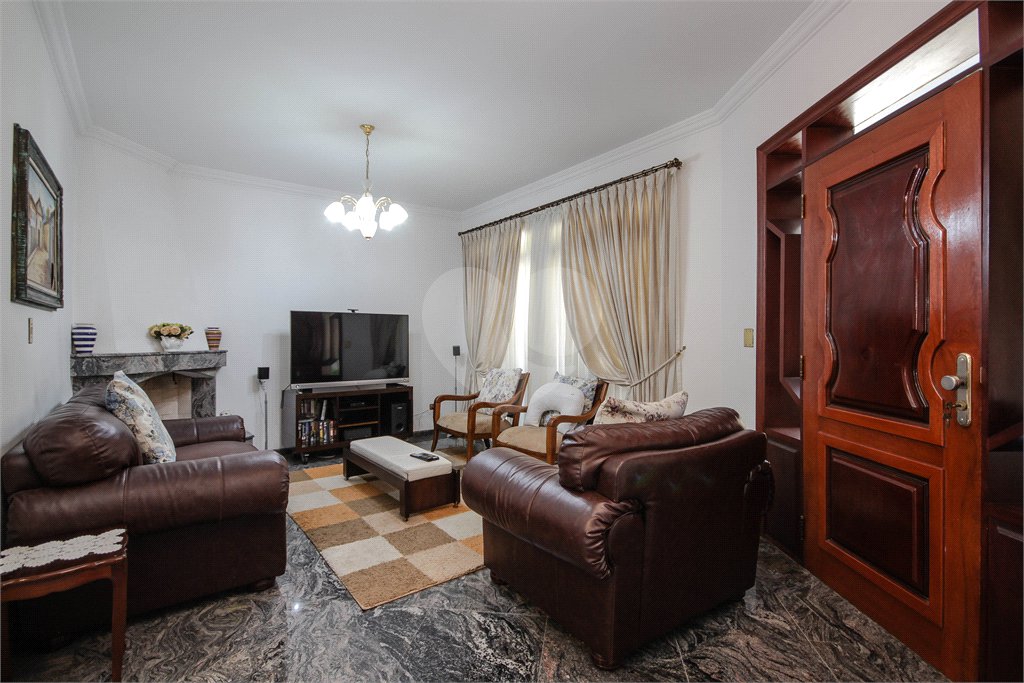 Casa à venda com 4 quartos, sendo 3 suítes, em City América, São Paulo, SP
