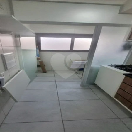 Studio Mobiliado no Alto do Ipiranga – Andar Alto e Vaga para Moto
