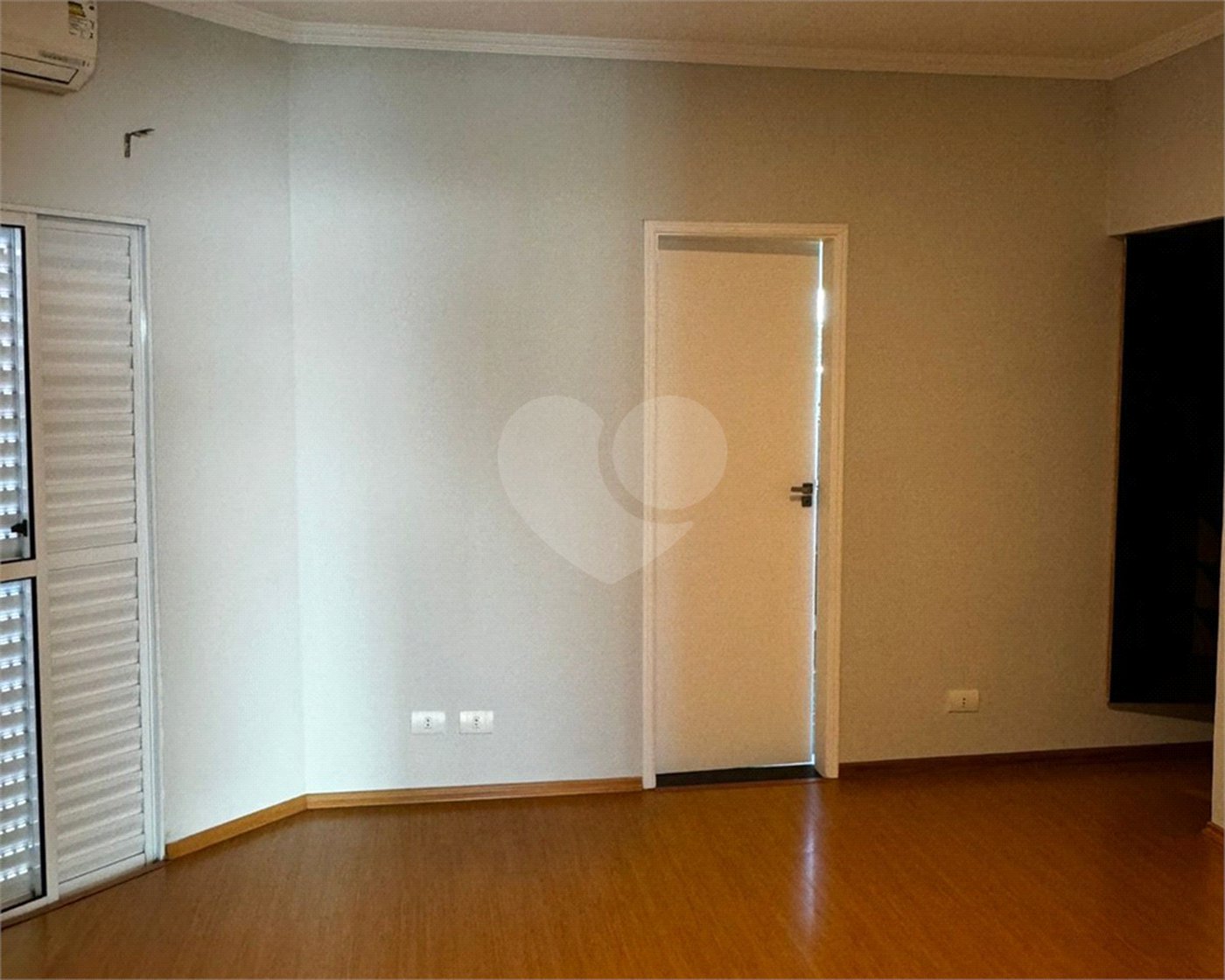 Casa à venda com 3 quartos, sendo 1 suíte, no condomínio Residencial Villa dos Inglezes, Sorocaba - SP