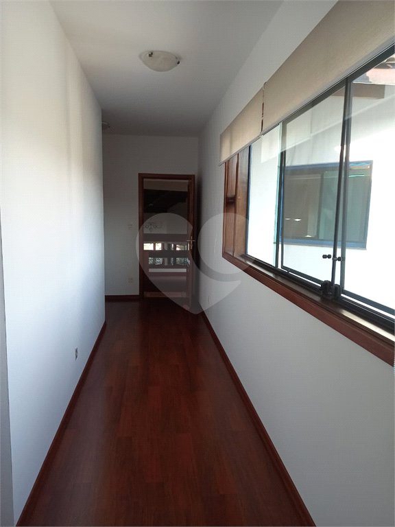 Casa à venda com 4 quartos, sendo 1 suíte, no condomínio Vale do Itamaracá, Valinhos - SP