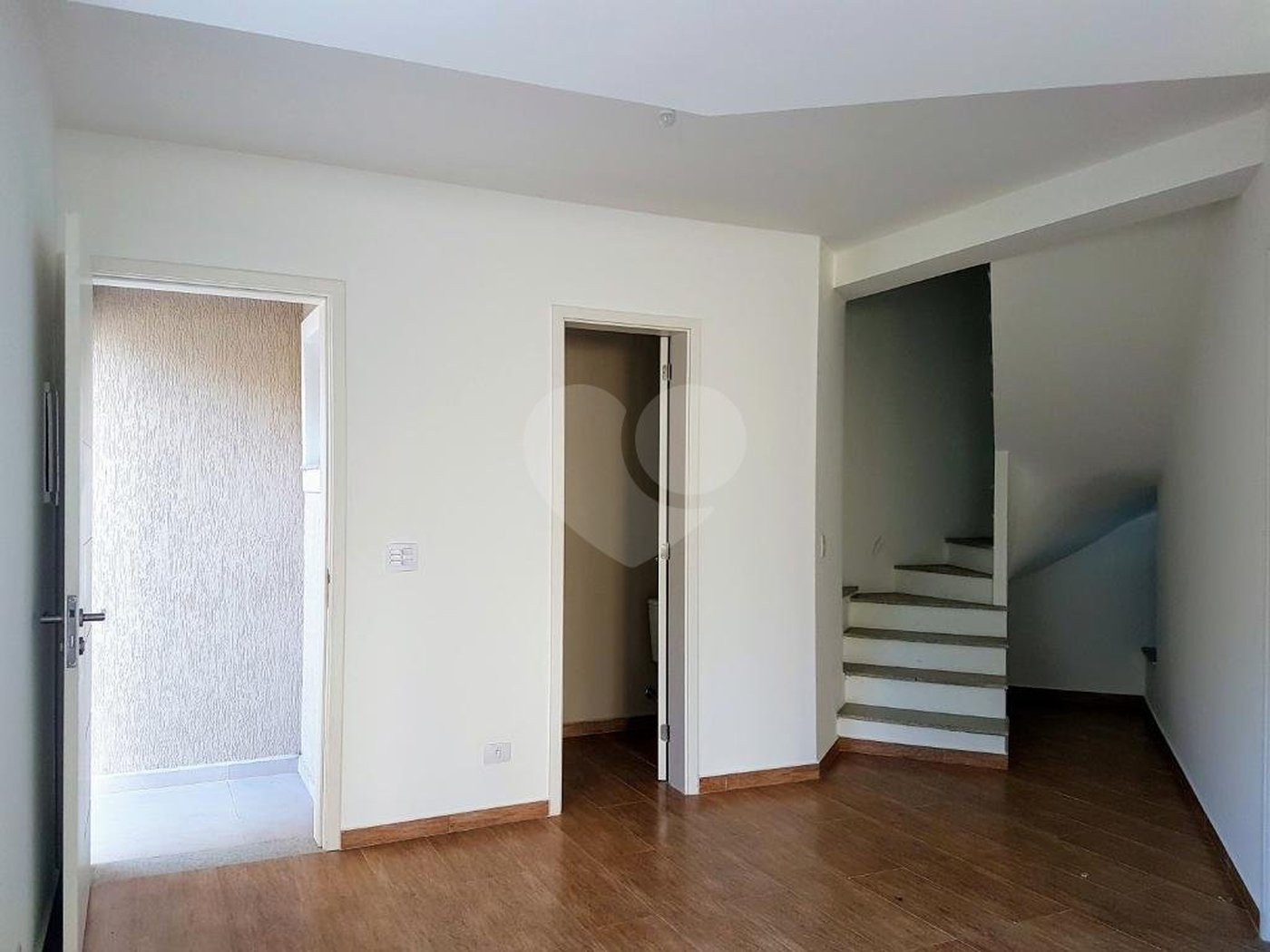 Sobrado à venda com 3 quartos, sendo 1 suíte,  em Jardim Prudência, São Paulo, SP
