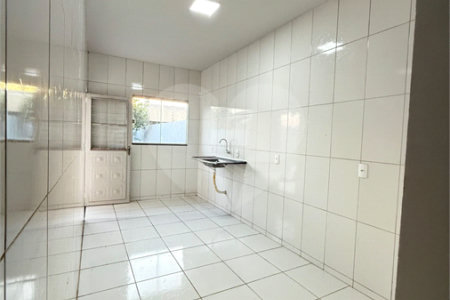 Casa à venda com 2 quartos em Ikaray, Várzea Grande, MT