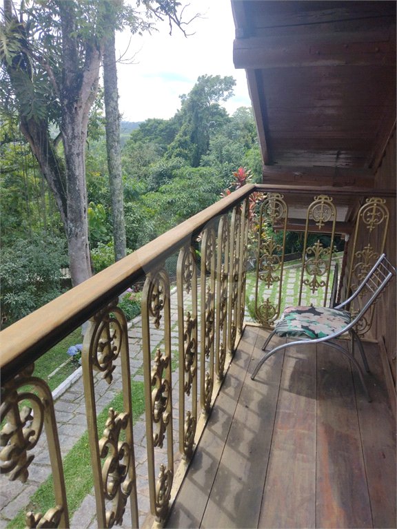 Casa à venda com 4 quartos, sendo 2 suítes,  no condomínio Cinco Lagos, Mairiporã - SP