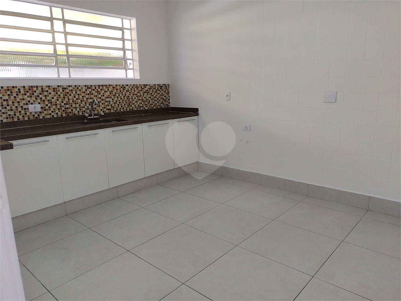 Casa à venda com 3 quartos, sendo 1 suíte,  em Vila Cordeiro, São Paulo, SP