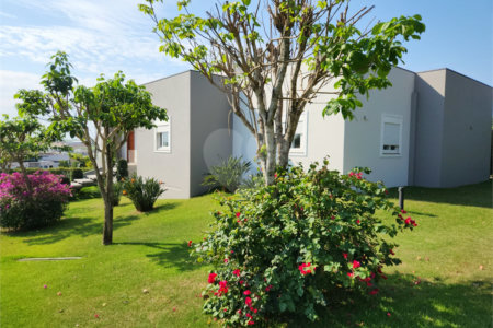 Casa à venda com 4 quartos, sendo 3 suítes, no condomínio Terras de Mont Serrat, Salto - SP