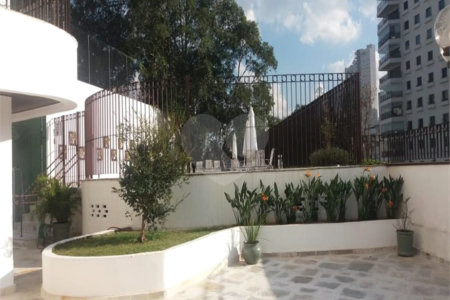 Apartamento à venda com 4 quartos, sendo 3 suítes,  em Vila Andrade, São Paulo, SP