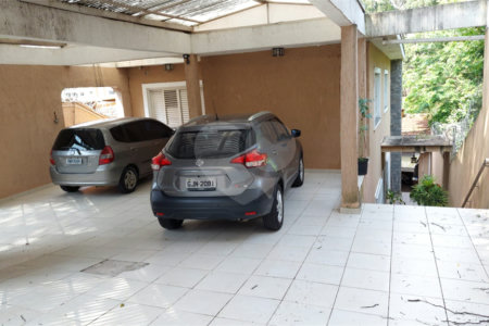 Casa à venda com 7 quartos, sendo 2 suítes, em Jardim Londrina, São Paulo, SP