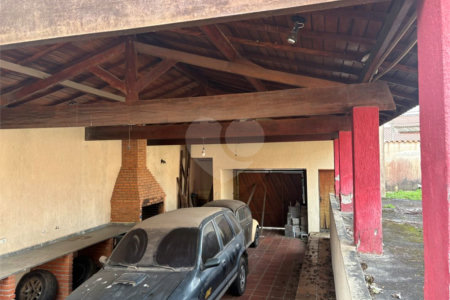 Casa à venda com 4 quartos, sendo 2 suítes,  em Vila Oliveira, Mogi das Cruzes, SP