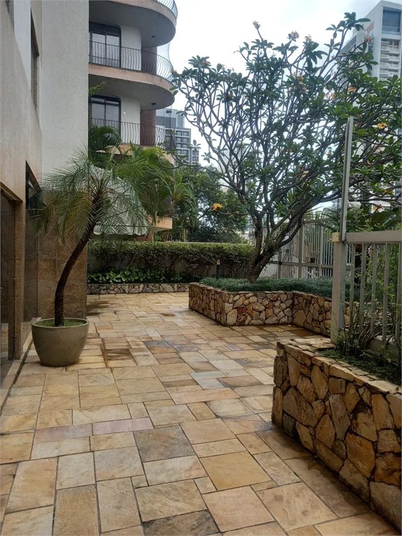 Apartamento à venda com 3 quartos, sendo 1 suíte, em Pinheiros, São Paulo, SP