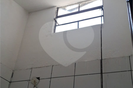 Sobrado à venda ou para alugar com 2 quartos em Vila Aimoré, São Paulo, SP