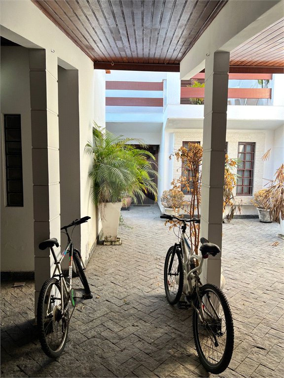 Casa à venda com 4 quartos, sendo 3 suítes, em Chácara Monte Alegre, São Paulo, SP