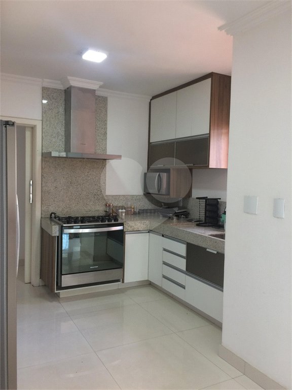 Apartamento à venda com 3 suítes em Vila Suzana, São Paulo, SP