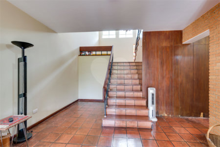 Sobrado à venda com 3 quartos, sendo 1 suíte, em Chácara Flora, São Paulo, SP
