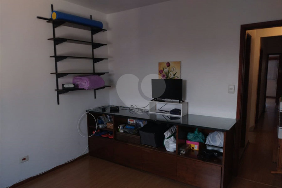 Sobrado à venda com 4 quartos, sendo 1 suíte,  em Parada Inglesa, São Paulo, SP