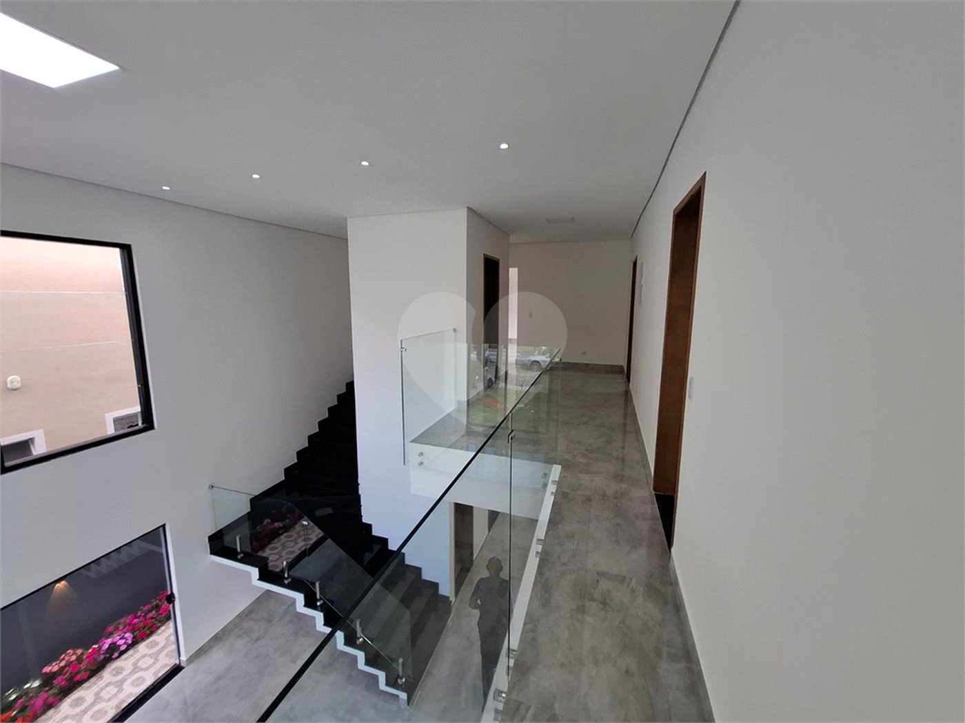 Casa à venda ou para alugar com 3 suítes no condomínio Residencial Veredas, Mogi das Cruzes - SP