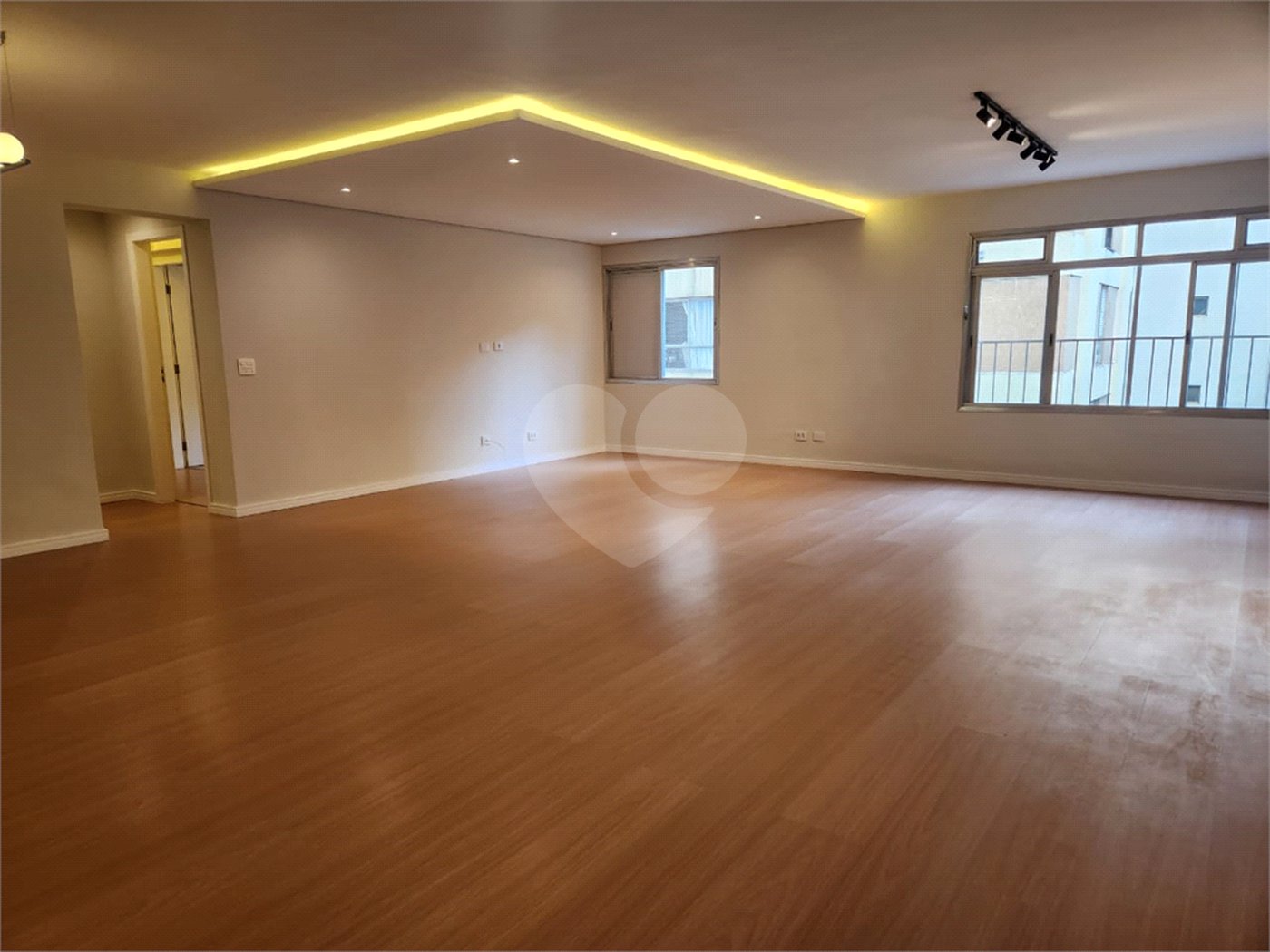 Apartamento à venda com 4 quartos, sendo 1 suíte,  em Pinheiros, São Paulo, SP